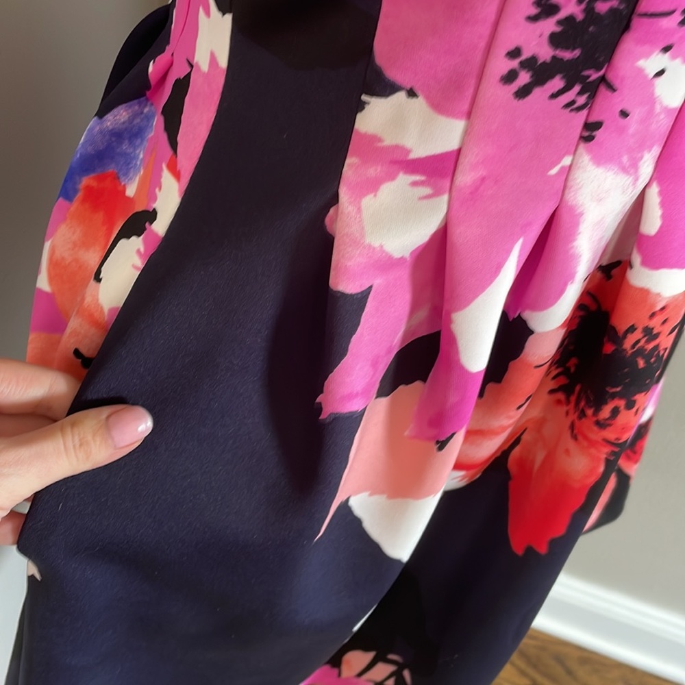 Vince Camuto neoprene floral dress with pockets - Picture 4 of 8